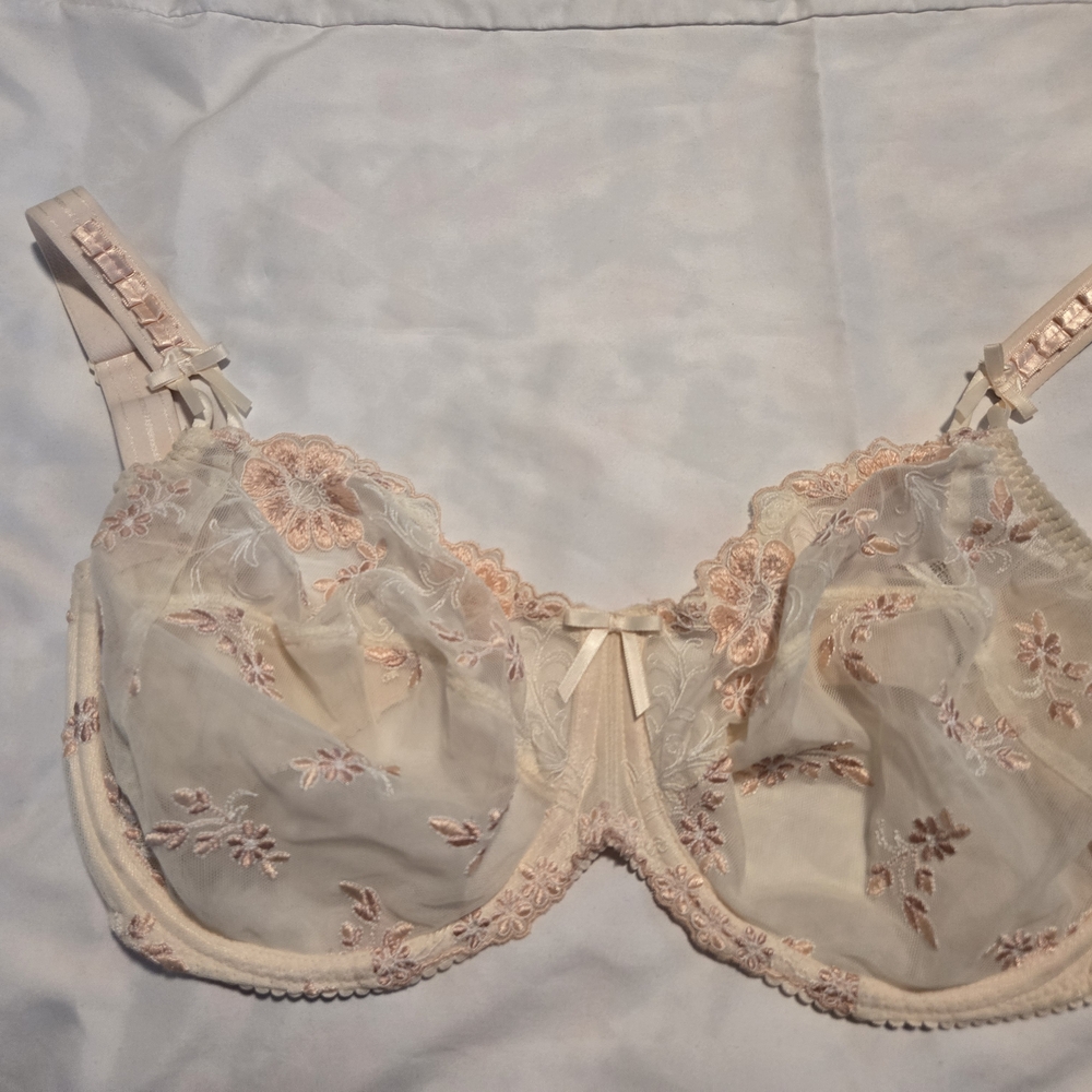 Prima Donna Cream and Pink Floral Lace Bra with Underwire